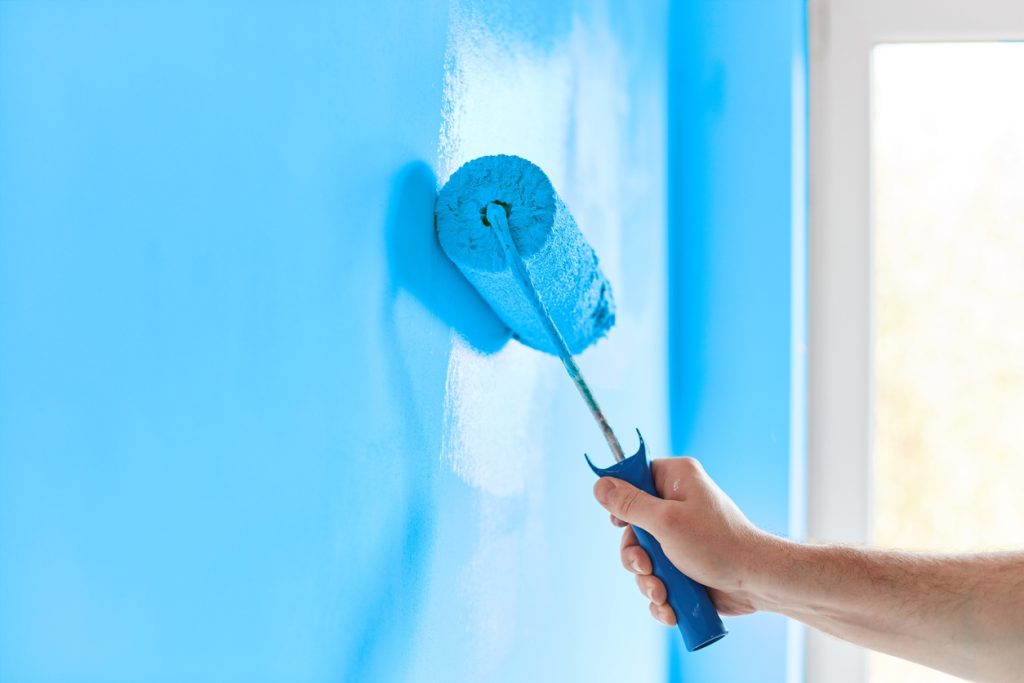 Pros and Cons of Painting Over Newly Plastered Walls housepainting